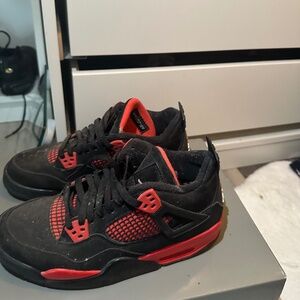 Jordan 4 red thunder